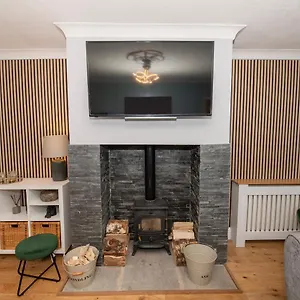 Emmadale Sleeps 7-8 Apartment Bridlington